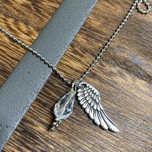 Wing necklace